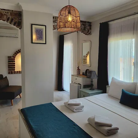 Cunda Butik Hotel *