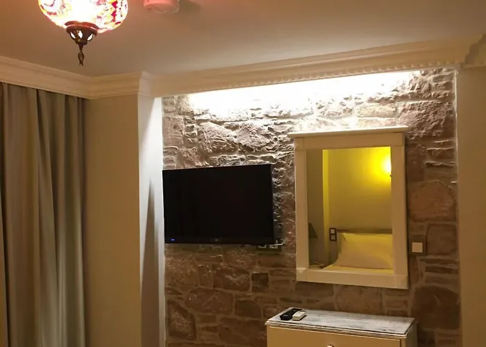 Готель Cunda Butik *