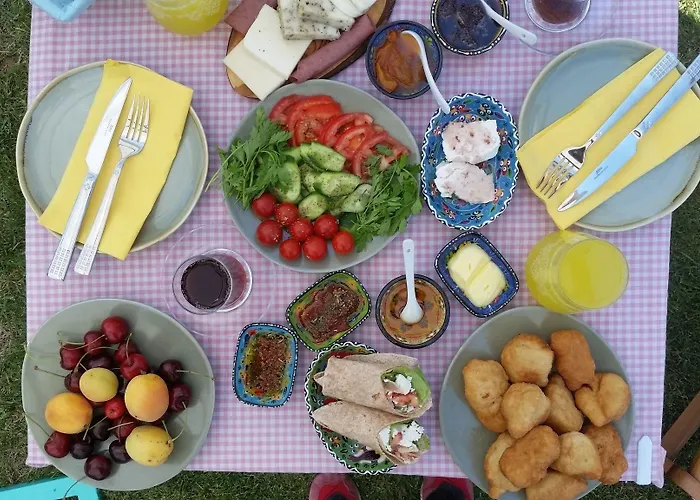 Готель Cunda Butik